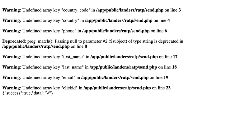 ピークファンドリアの登録情報を受け取るページ。Warningで始まるエラー文が8行並び、ファイルの置き場所まで表示されている